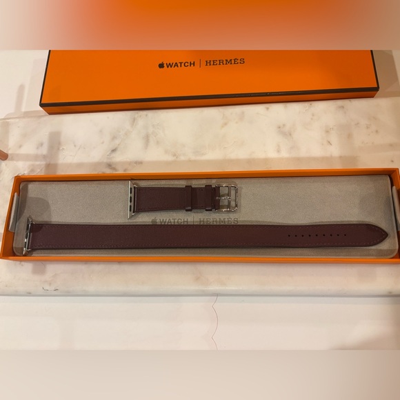 Hermès Apple Watch Purple Double Tour Band - Picture 1 of 3